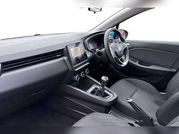 Used Renault Clio 2020 for sale - 76731855: Photo