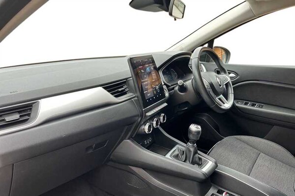Used Renault Captur 2021 for sale - 76155086: Photo 2