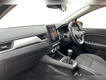 Used Renault Captur 2021 for sale - 76155086: Photo 2
