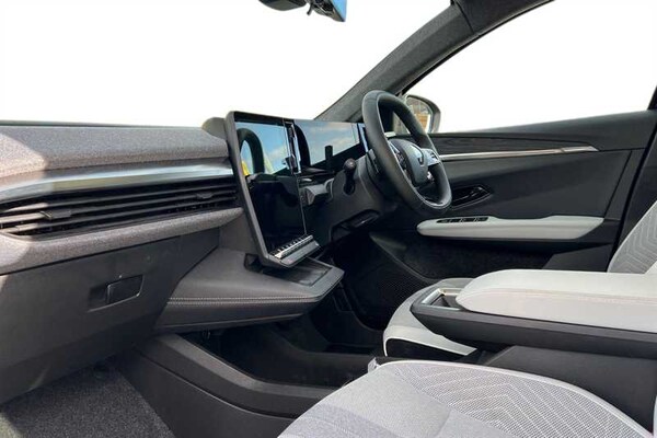 Used Renault Scenic E-Tech 2024 for sale - 76034151: Photo 2