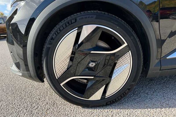 Used Renault Scenic E-Tech 2024 for sale - 76034151: Photo 9