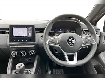 Used Renault Clio 2024 for sale - 78431740: Photo