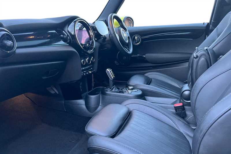 Used MINI Hatch 2023 for sale - 76937746: Photo 2