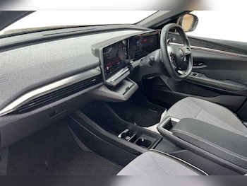Used Renault Megane E Tech 2023 for sale - 78868678: Photo