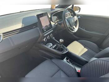 Used Renault Clio 2025 for sale - 79499000: Photo