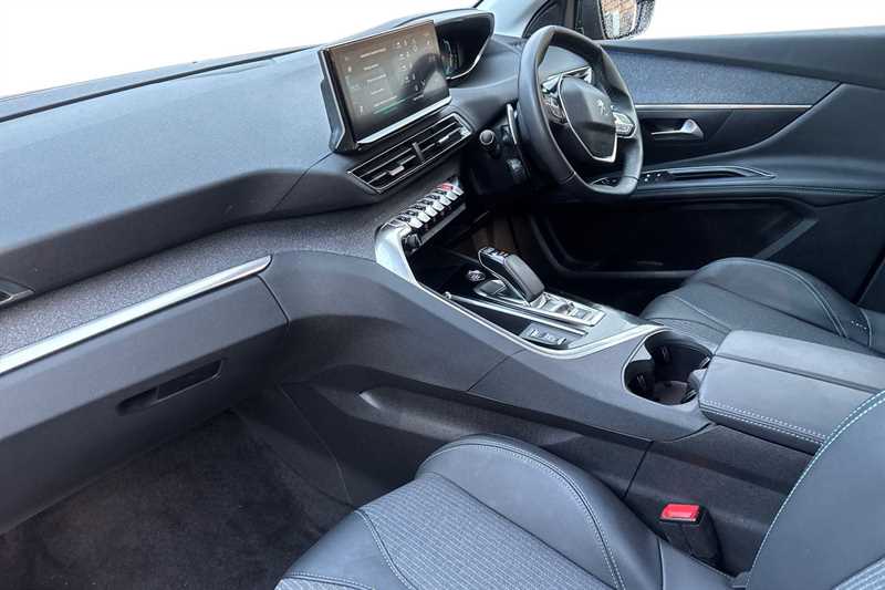 Used Peugeot 3008 2023 for sale - 76954620: Photo 2