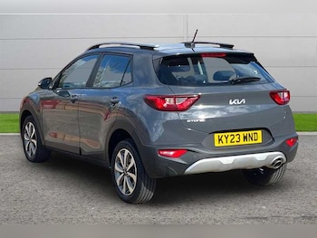 Used Kia Stonic 2023 for sale - 77660531: Photo