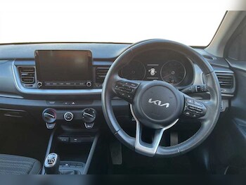 Used Kia Stonic 2023 for sale - 77660531: Photo