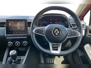 Used Renault Clio 2021 for sale - 78172802: Photo