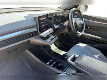Used Renault Megane E Tech 2024 for sale - 79397196: Photo