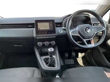 Used Renault Clio 2020 for sale - 79389905: Photo