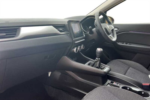 Used Renault Captur 2022 for sale - 76155161: Photo 2