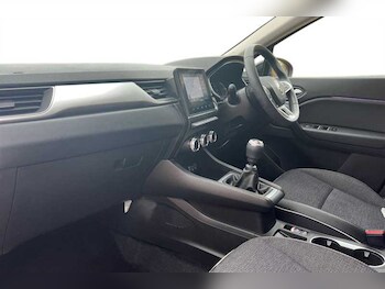 Used Renault Captur 2022 for sale - 76155161: Photo 2