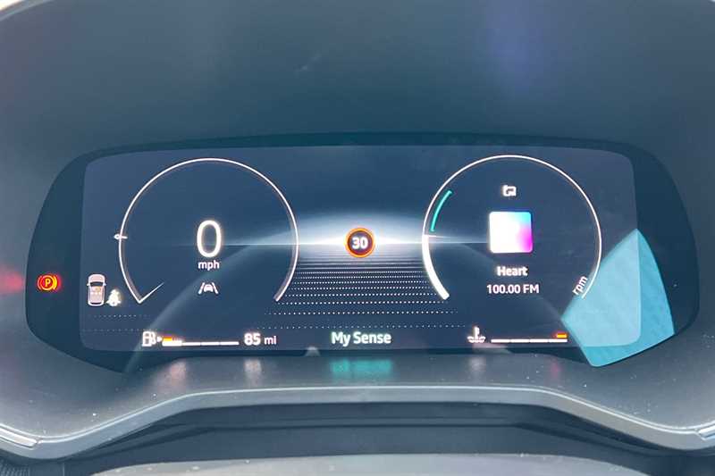 Used Renault Clio 2025 for sale - 76515138: Photo 11