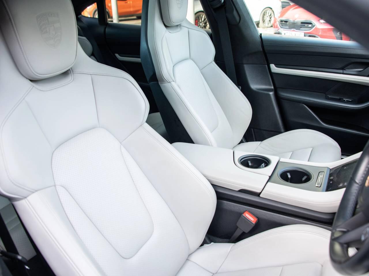 Used Porsche Taycan 2021 for sale - 77770842: Photo 5