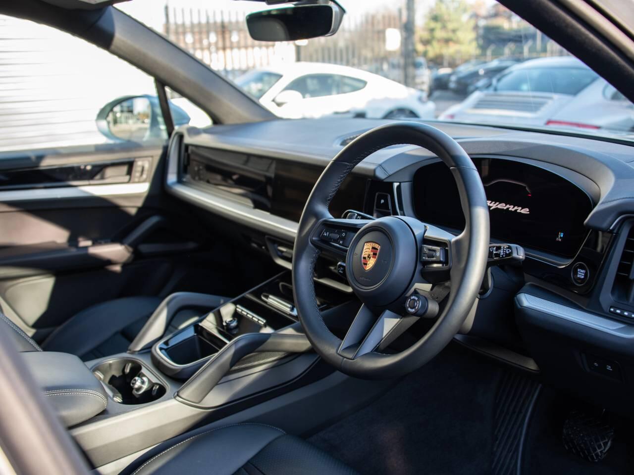 Used Porsche Cayenne 2024 for sale - 77218430: Photo 4