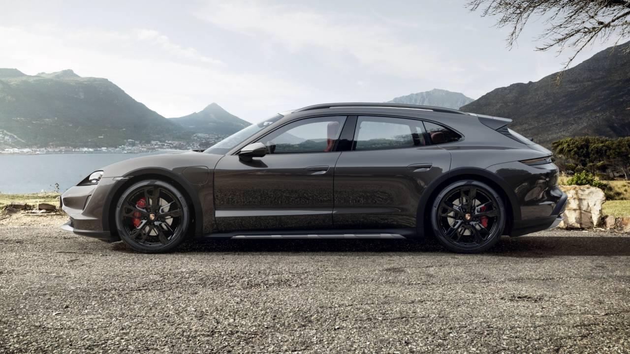 Used Porsche Taycan 2023 for sale - 77627272: Photo 2