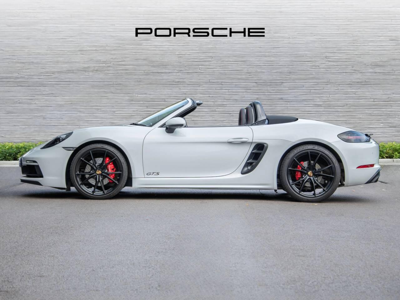 Used Porsche Boxster 2018 for sale - 76673604: Photo 2