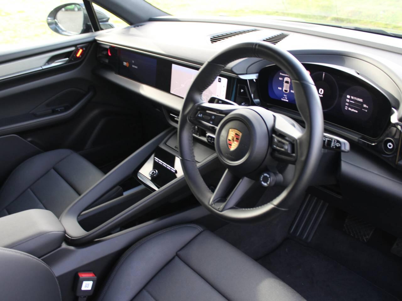 Used Porsche Macan 2024 for sale - 76677038: Photo 4