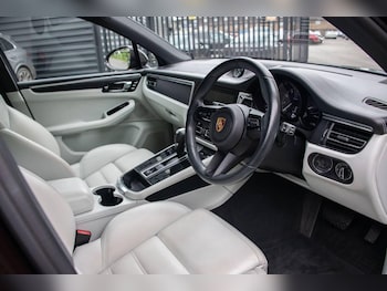 Used Porsche Macan 2022 for sale - 76251739: Photo 4