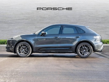 Used Porsche Macan 2023 for sale - 77032551: Photo