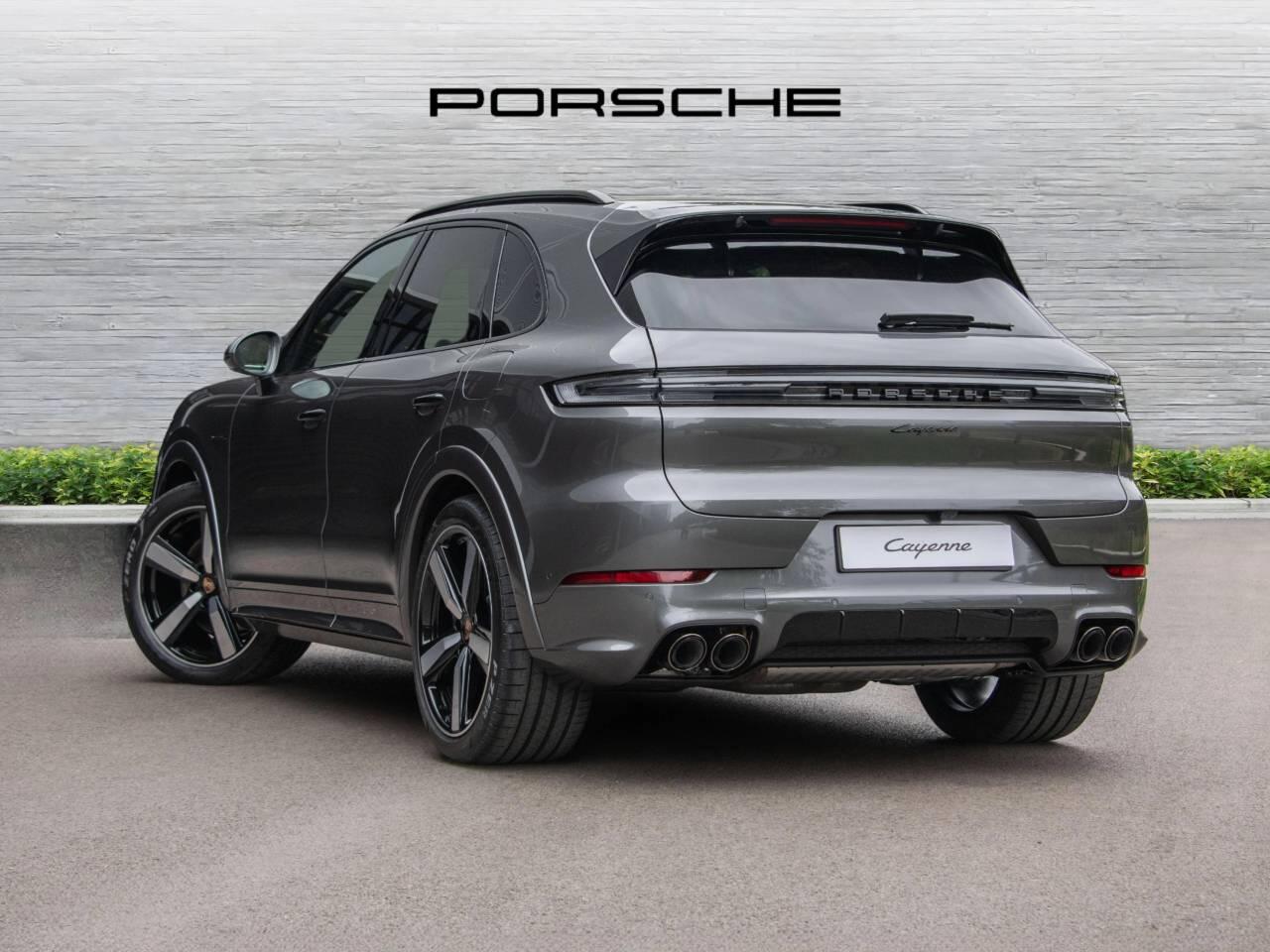 Used Porsche Cayenne 2025 for sale - 76678899: Photo 3