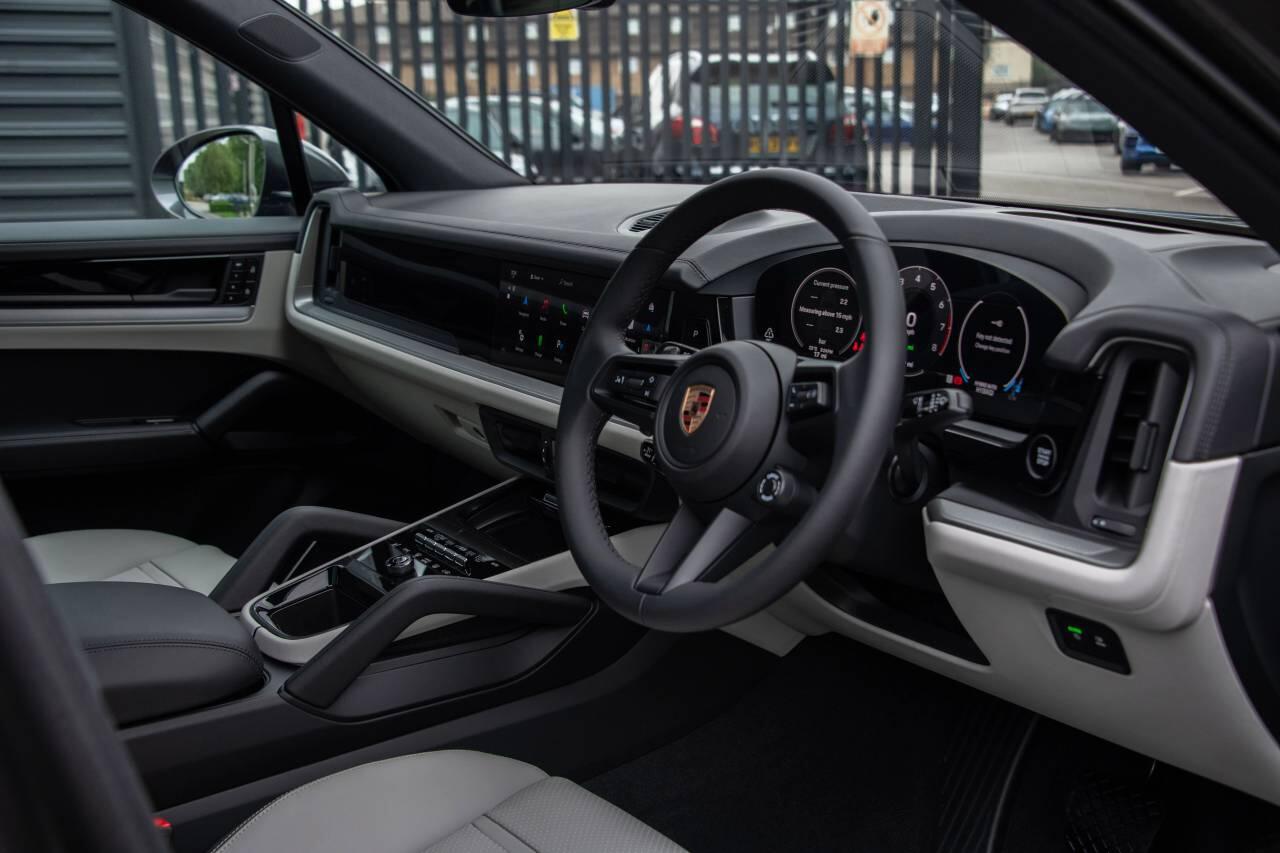 Used Porsche Cayenne 2025 for sale - 76678899: Photo 4