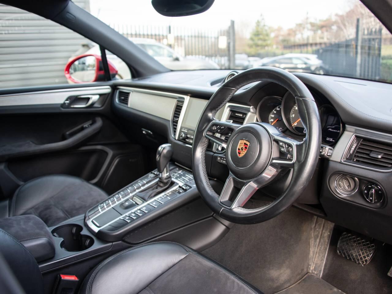 Used Porsche Macan 2018 for sale - 77132934: Photo 4