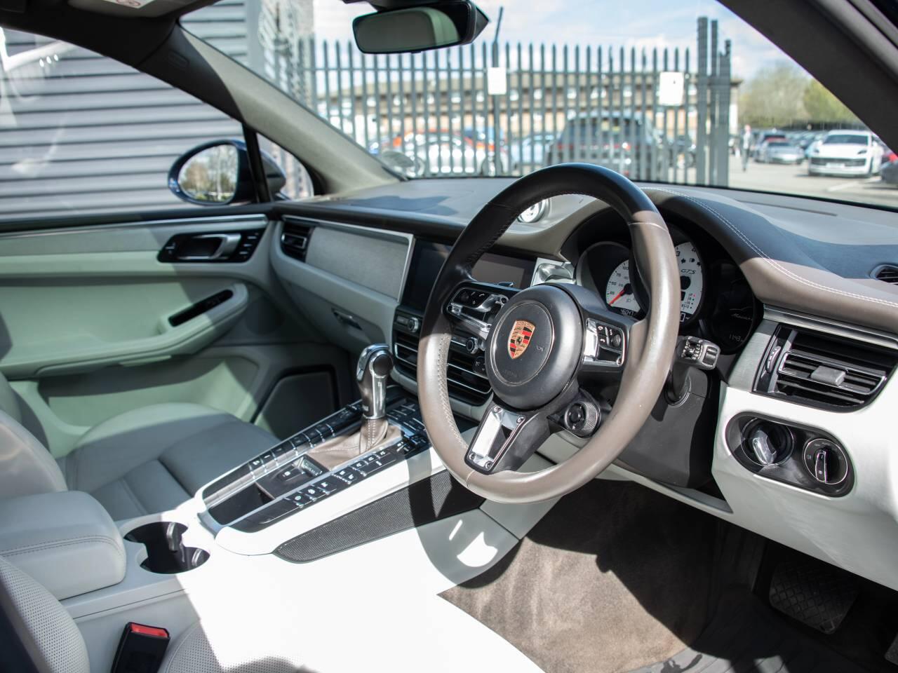 Used Porsche Macan 2020 for sale - 78049206: Photo 4