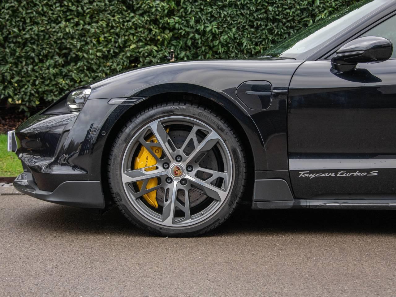 Used Porsche Taycan 2022 for sale - 77910797: Photo 12