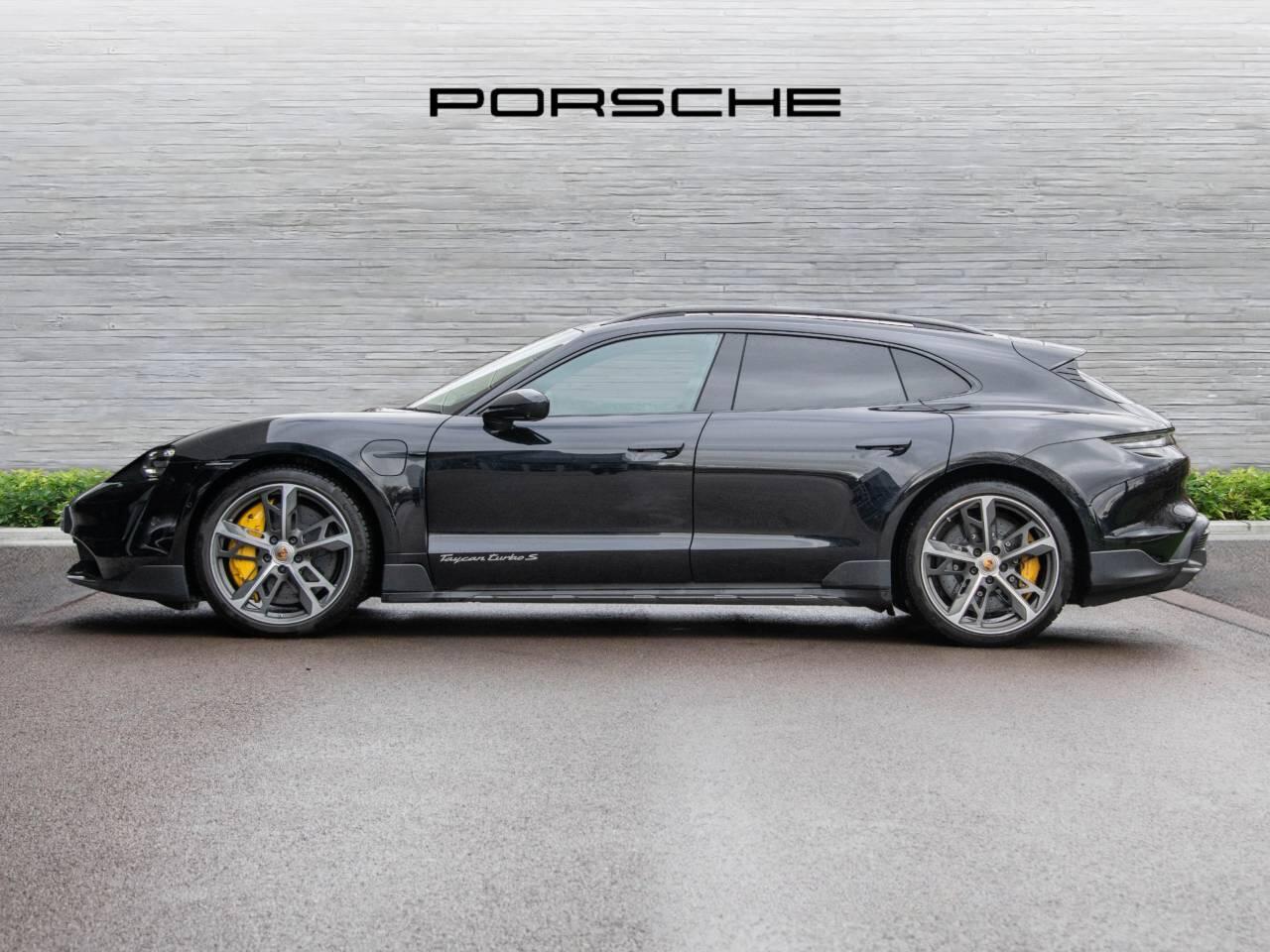 Used Porsche Taycan 2022 for sale - 77910797: Photo 2