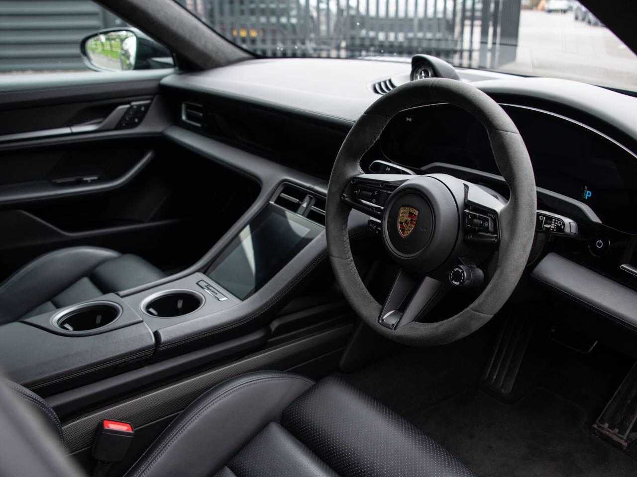 Used Porsche Taycan 2022 for sale - 77910797: Photo 4