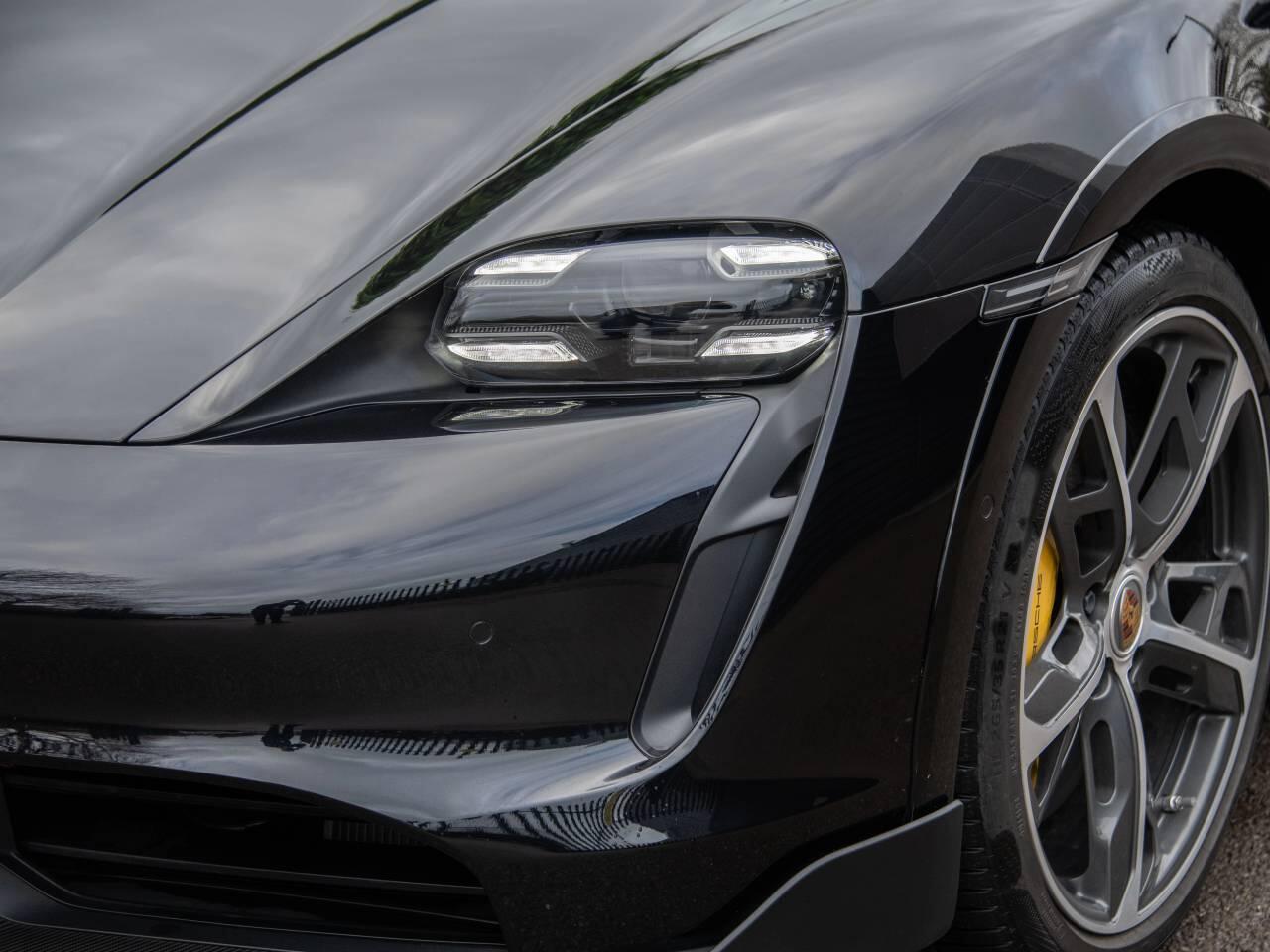 Used Porsche Taycan 2022 for sale - 77910797: Photo 9