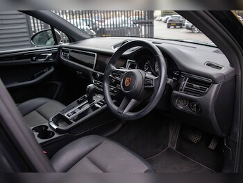 Used Porsche Macan 2022 for sale - 76231178: Photo