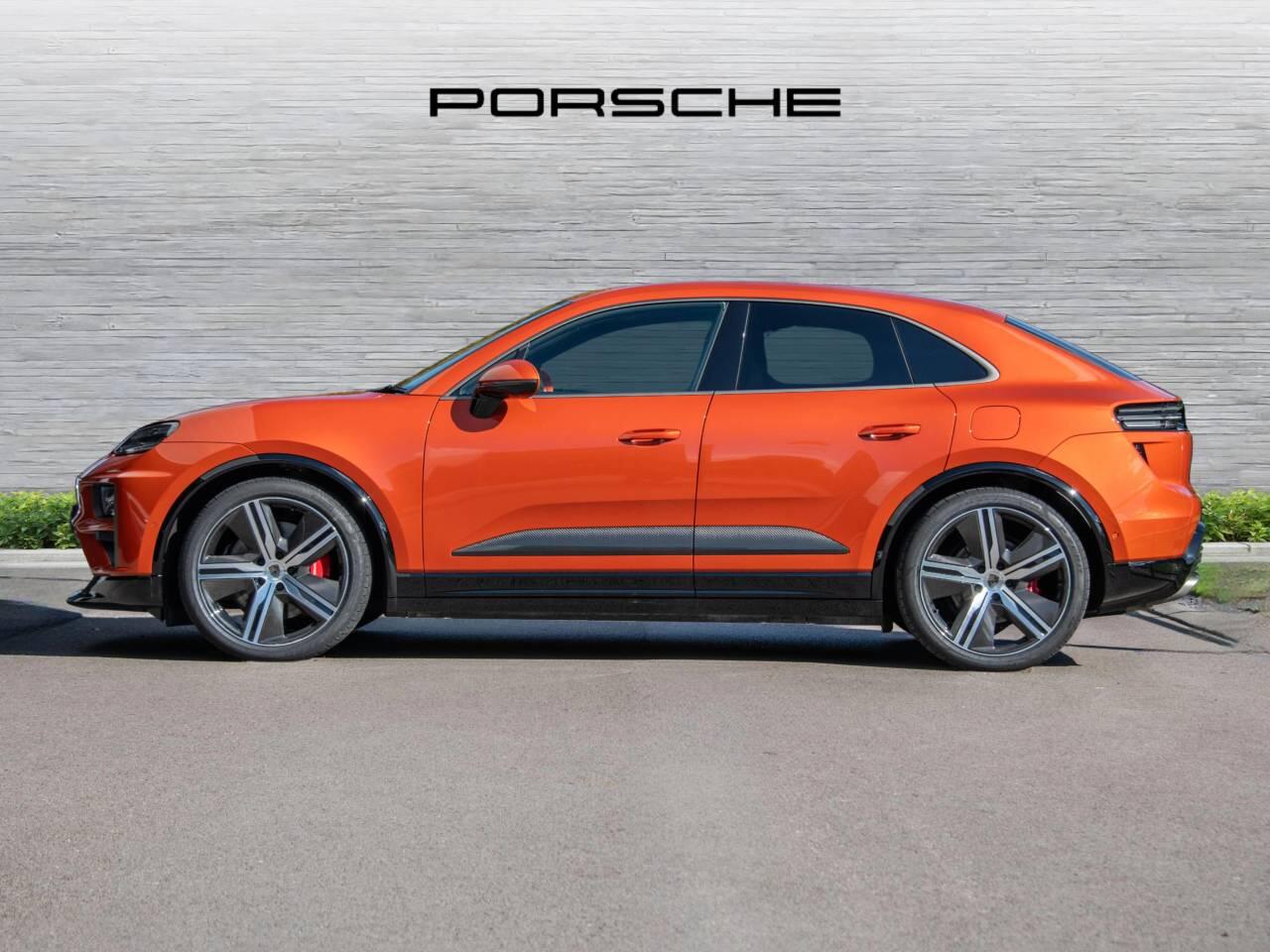 Used Porsche Macan 2024 for sale - 76677102: Photo 2