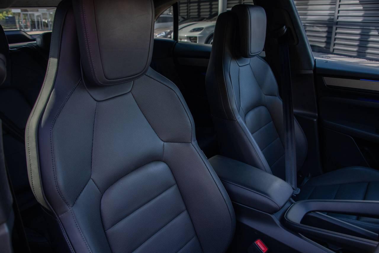 Used Porsche Macan 2024 for sale - 76677102: Photo 5