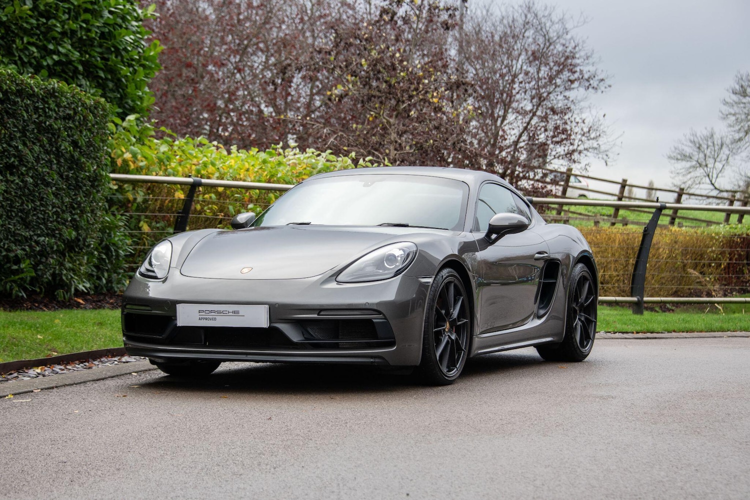 Used Porsche Cayman 2021 for sale - 76841802: Photo 6