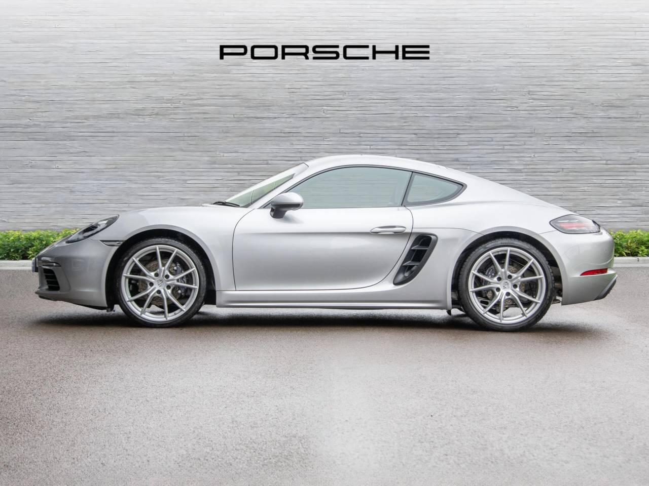 Used Porsche Cayman 2024 for sale - 77627267: Photo 2