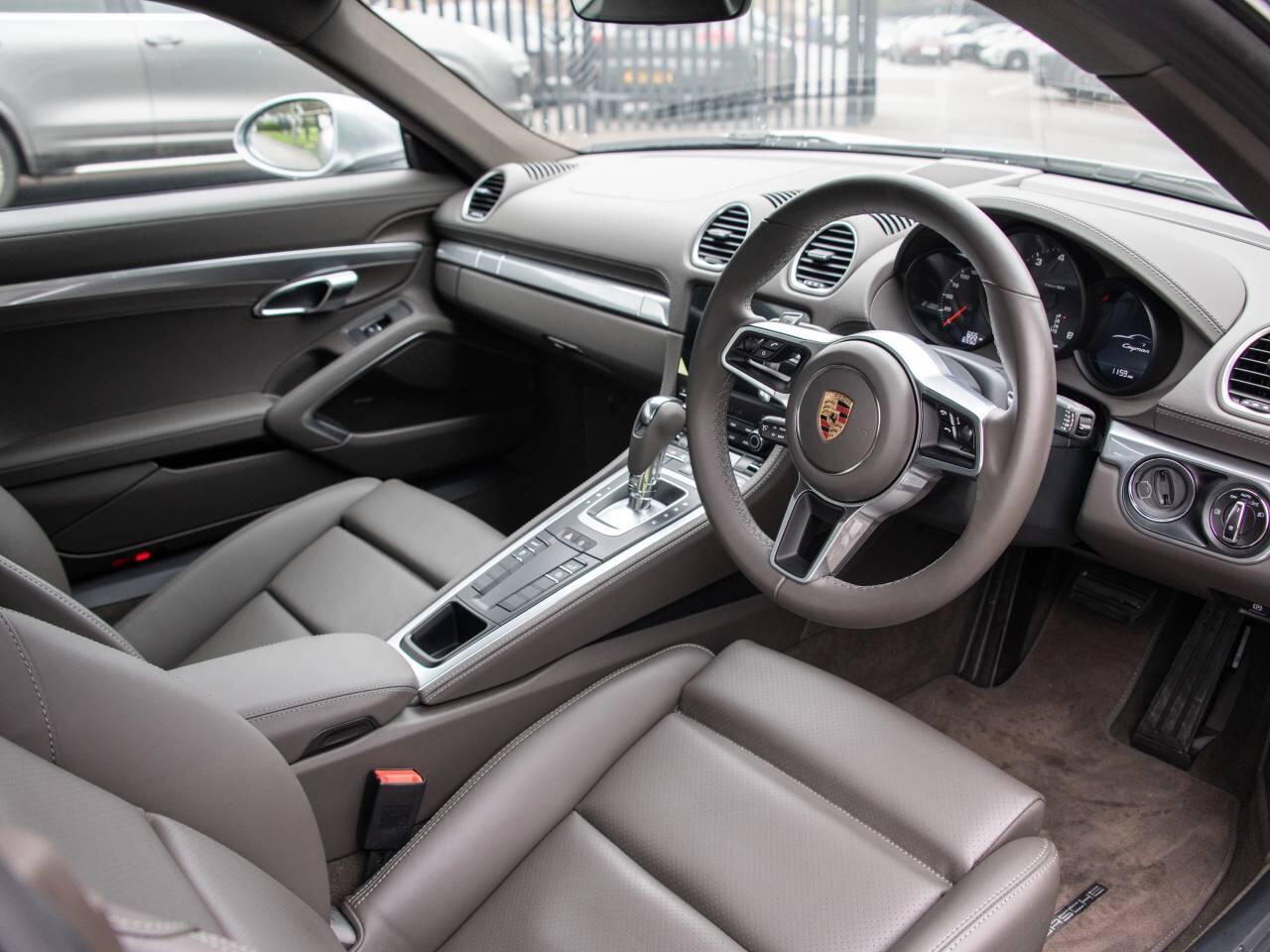 Used Porsche Cayman 2024 for sale - 77627267: Photo 4