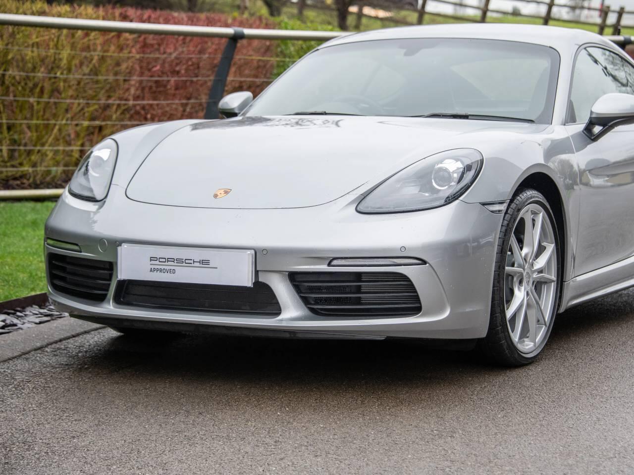 Used Porsche Cayman 2024 for sale - 77627267: Photo 8