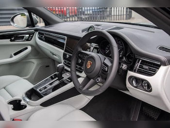 Used Porsche Macan 2025 for sale - 76231167: Photo