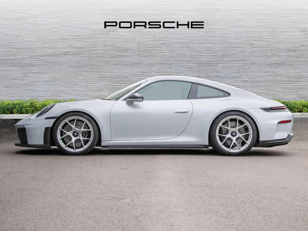 Used Porsche 911 2025 for sale - 77401275: Photo 2