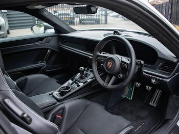 Used Porsche 911 2025 for sale - 77401275: Photo