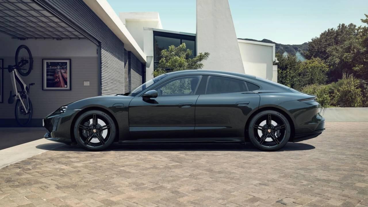 Used Porsche Taycan 2024 for sale - 77401282: Photo 2