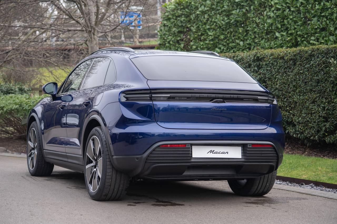 Used Porsche Macan 2025 for sale - 76680339: Photo 10