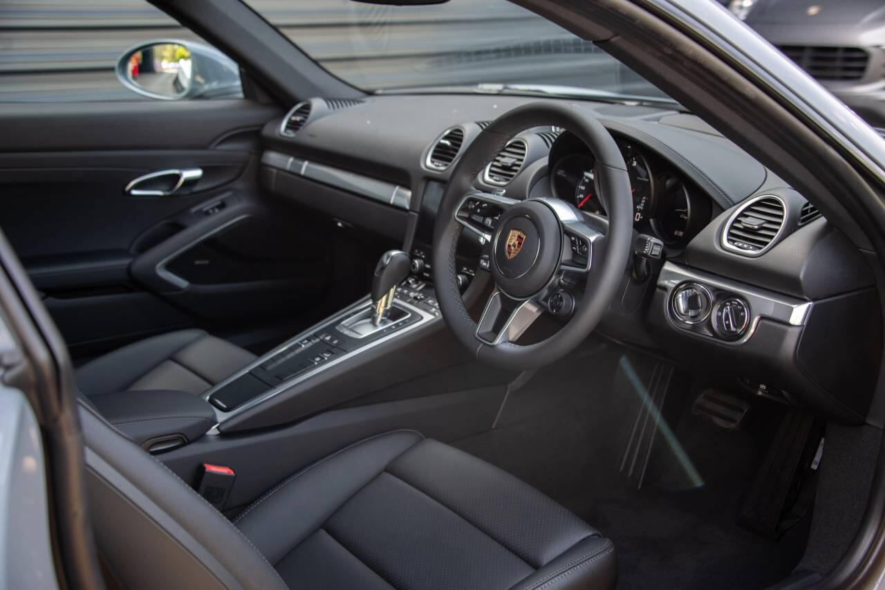 Used Porsche Cayman 2025 for sale - 76679258: Photo 4