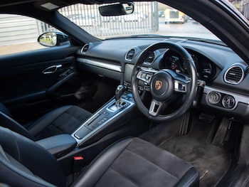 Used Porsche Cayman 2019 for sale - 77673380: Photo