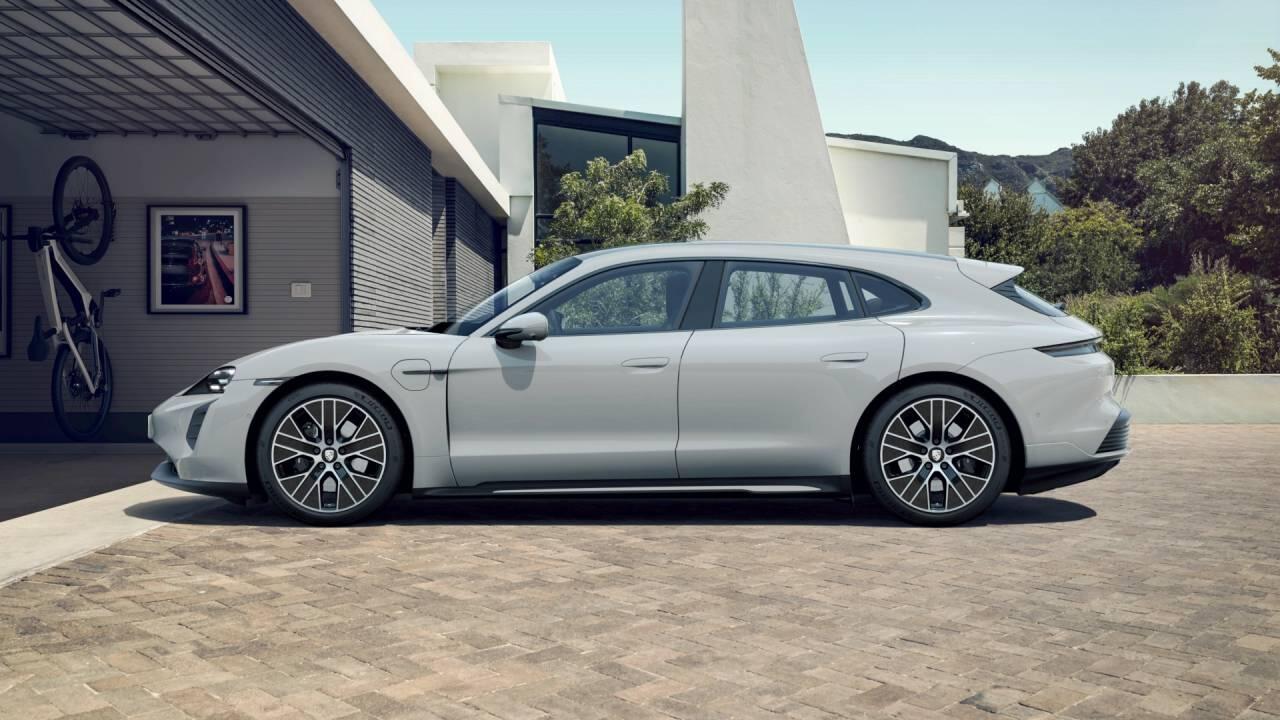 Used Porsche Taycan 2023 for sale - 77565427: Photo 2