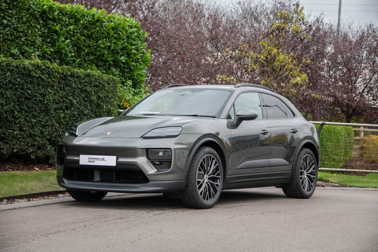 Used Porsche Macan 2025 for sale - 76692552: Photo 11