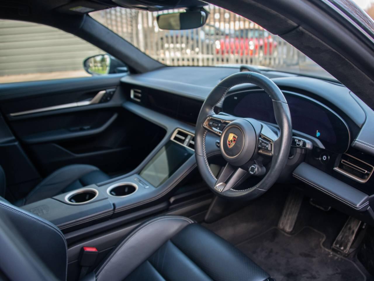 Used Porsche Taycan 2023 for sale - 76900253: Photo 4